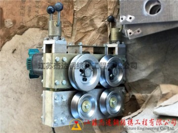 610/240拱形屋面咬口機(jī)操作維護(hù)手冊(cè)